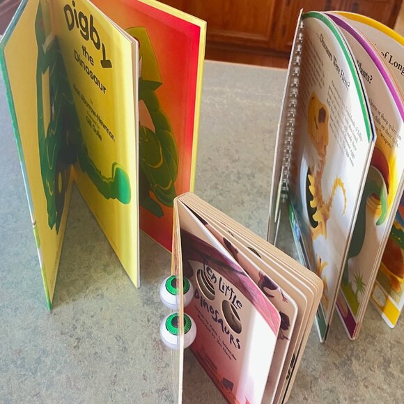 Dinosaur books for younger kids - Set of 3 - Picture 2 of 10